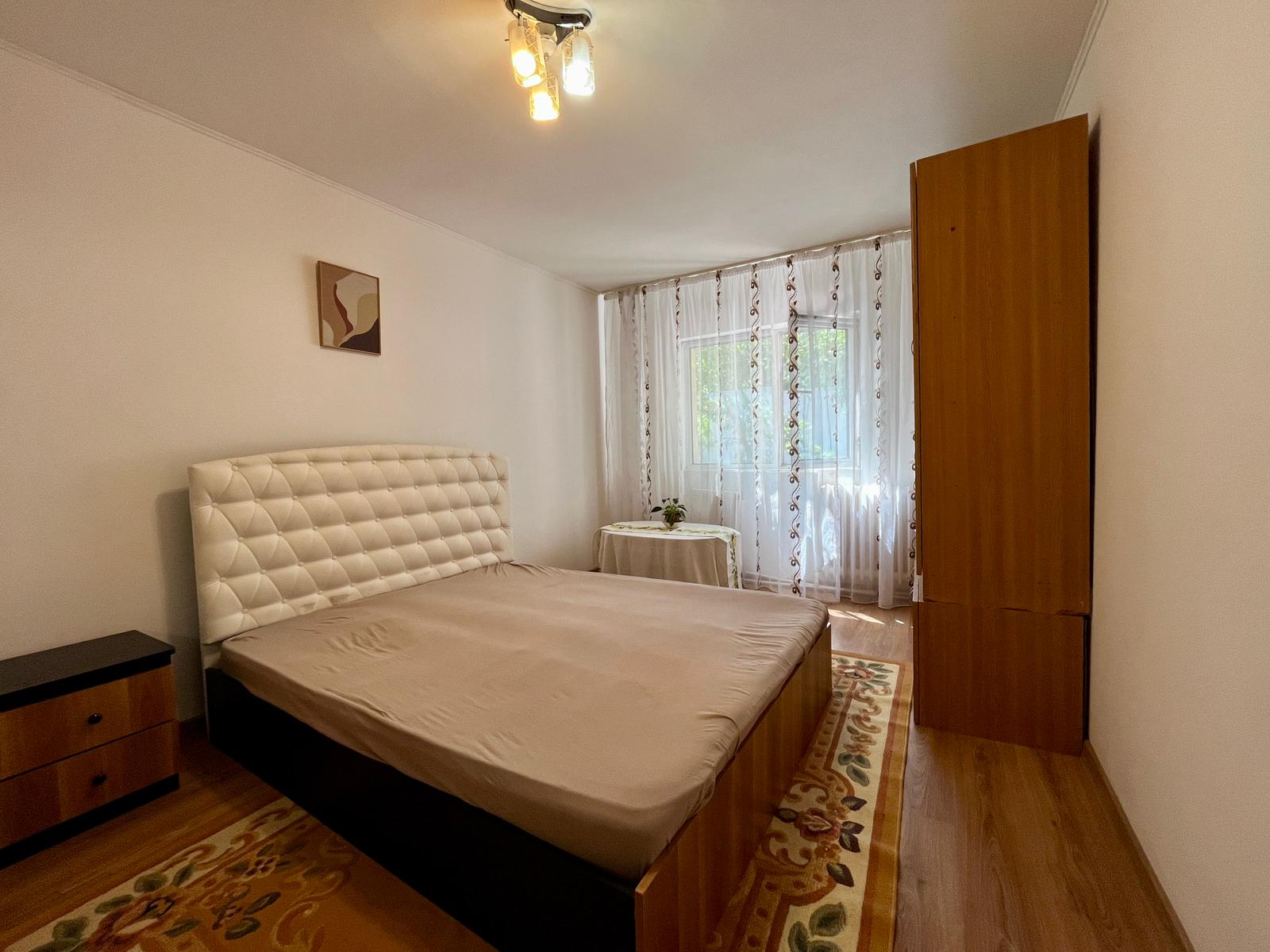 Apartament de inchiriat, <span>2</span> camere, <span>decomandat</span>, <span>54</span> mp, <span>Galata</span>,  (Scoala generala Ion Simionescu)