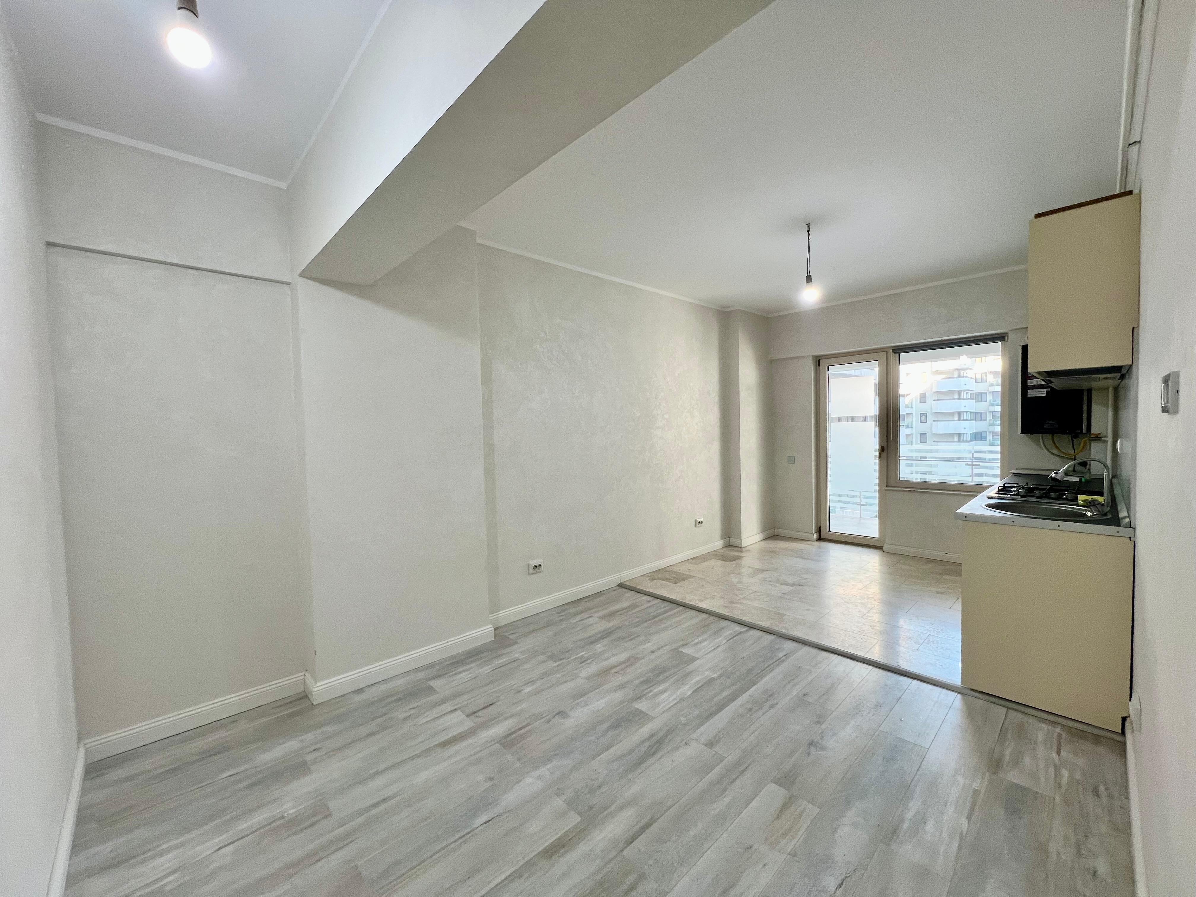 Apartament de inchiriat cu 2 camere in Iasi, de tip semidecomandat, suprafata de 45 mp, zona Copou(Royal Town )