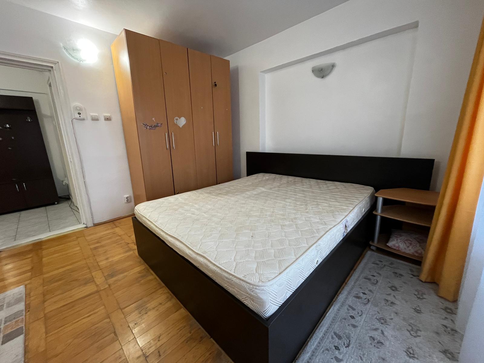 Apartament de inchiriat, o camera, <span>decomandat</span>, <span>47</span> mp, <span>CUG</span>,  