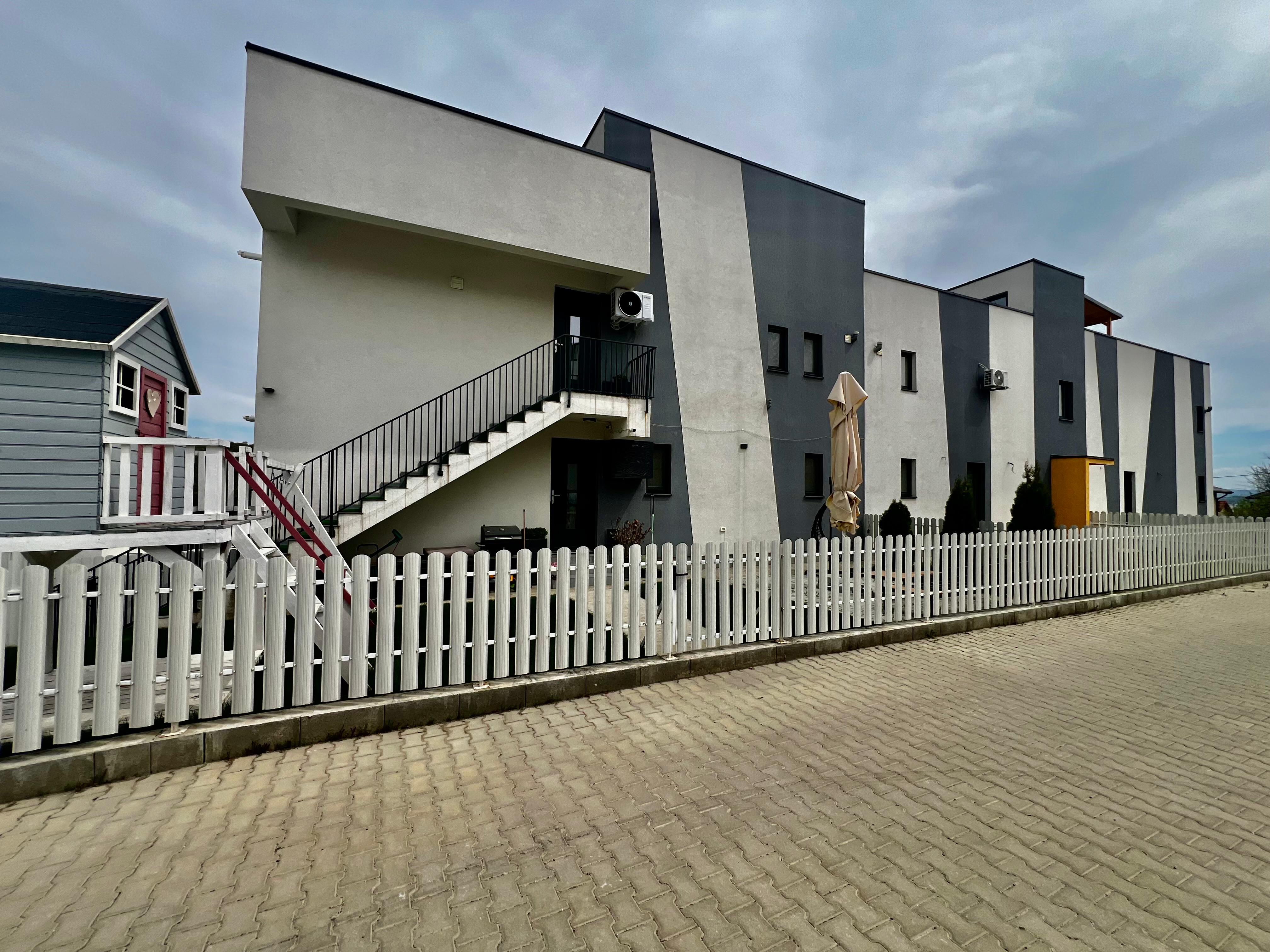 Apartament de vanzare, <span>3</span> camere, <span>semidecomandat</span>, <span>74</span> mp, <span>Rediu</span>,  (Rediu Gardens)