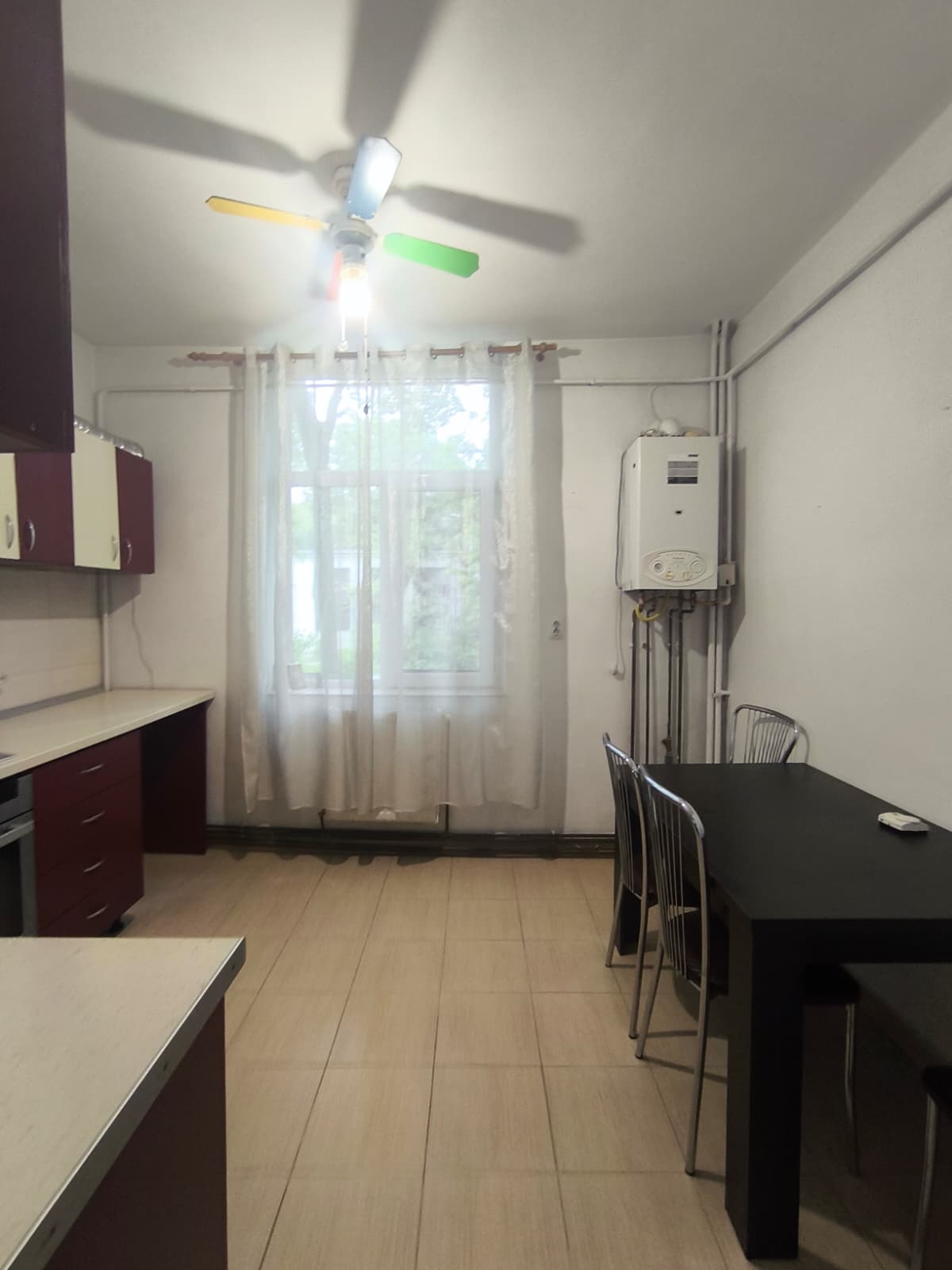 Apartament de vanzare cu 3 camere in Iasi, zona Copou - poza 3