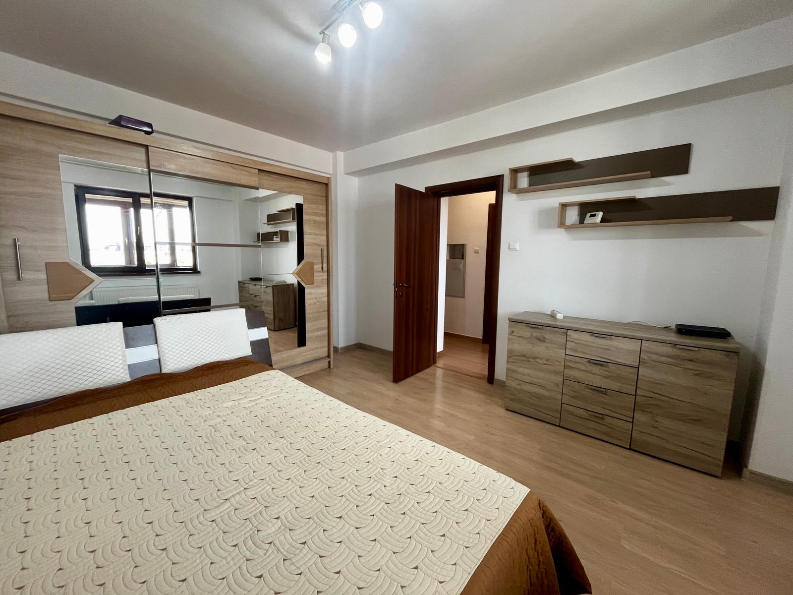 Apartament de inchiriat, o camera, <span>decomandat</span>, <span>36</span> mp, <span>Galata</span>,  (Spitalul de Recuperare)