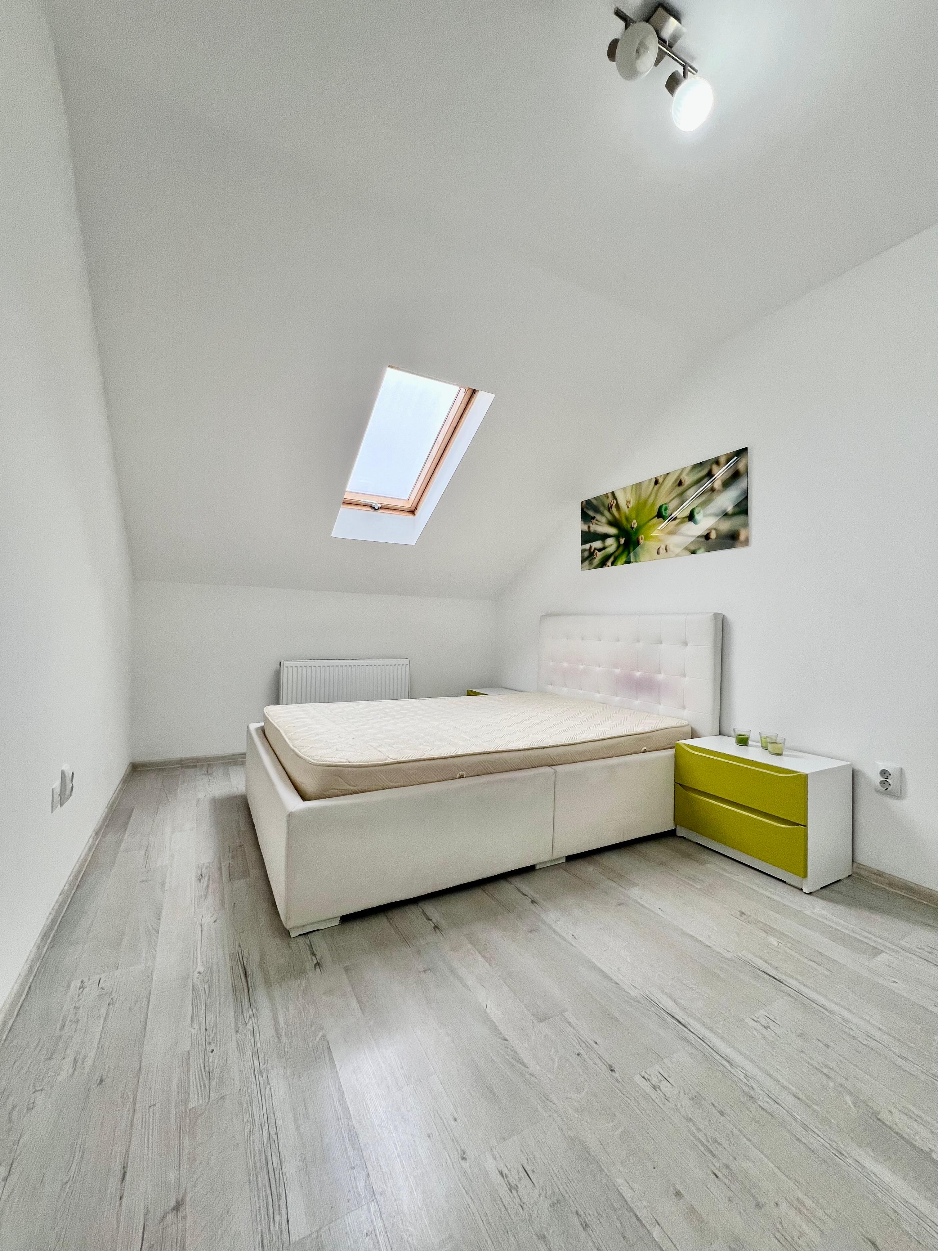 Apartament de inchiriat, <span>2</span> camere, <span>decomandat</span>, <span>35</span> mp, <span>Central</span>,  (Palas Mall)